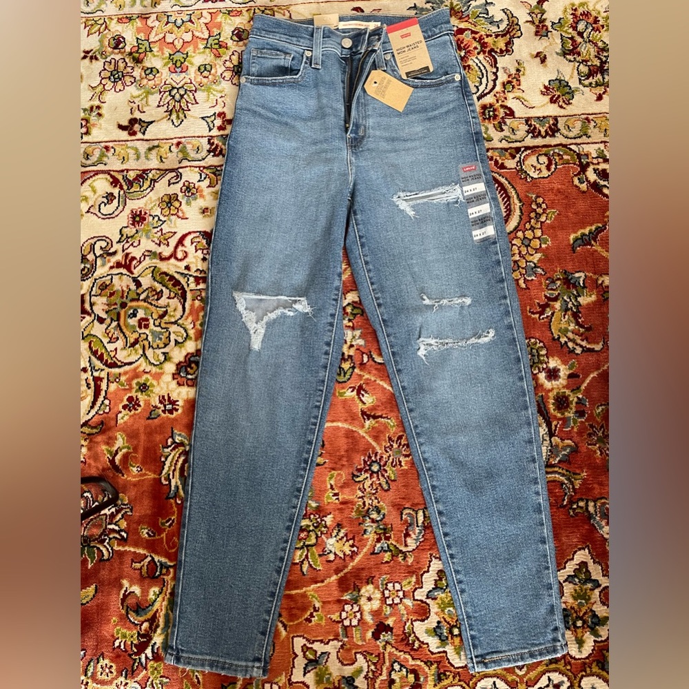 Levi’s High-Waisted Mom Jeans